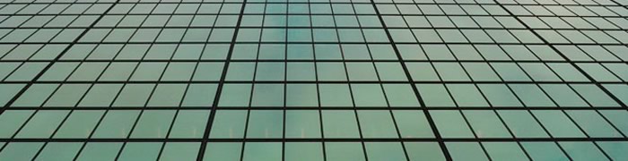 Grandes fenêtres - Tout en haut des tours de New York et de la Défense